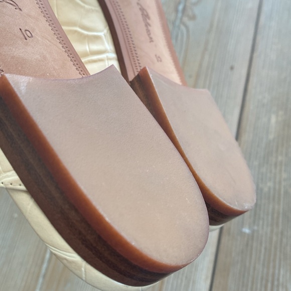 Sam Edelman Linnie Croc-Embossed Leather Bit Mules in Eggshell - Picture 10 of 10